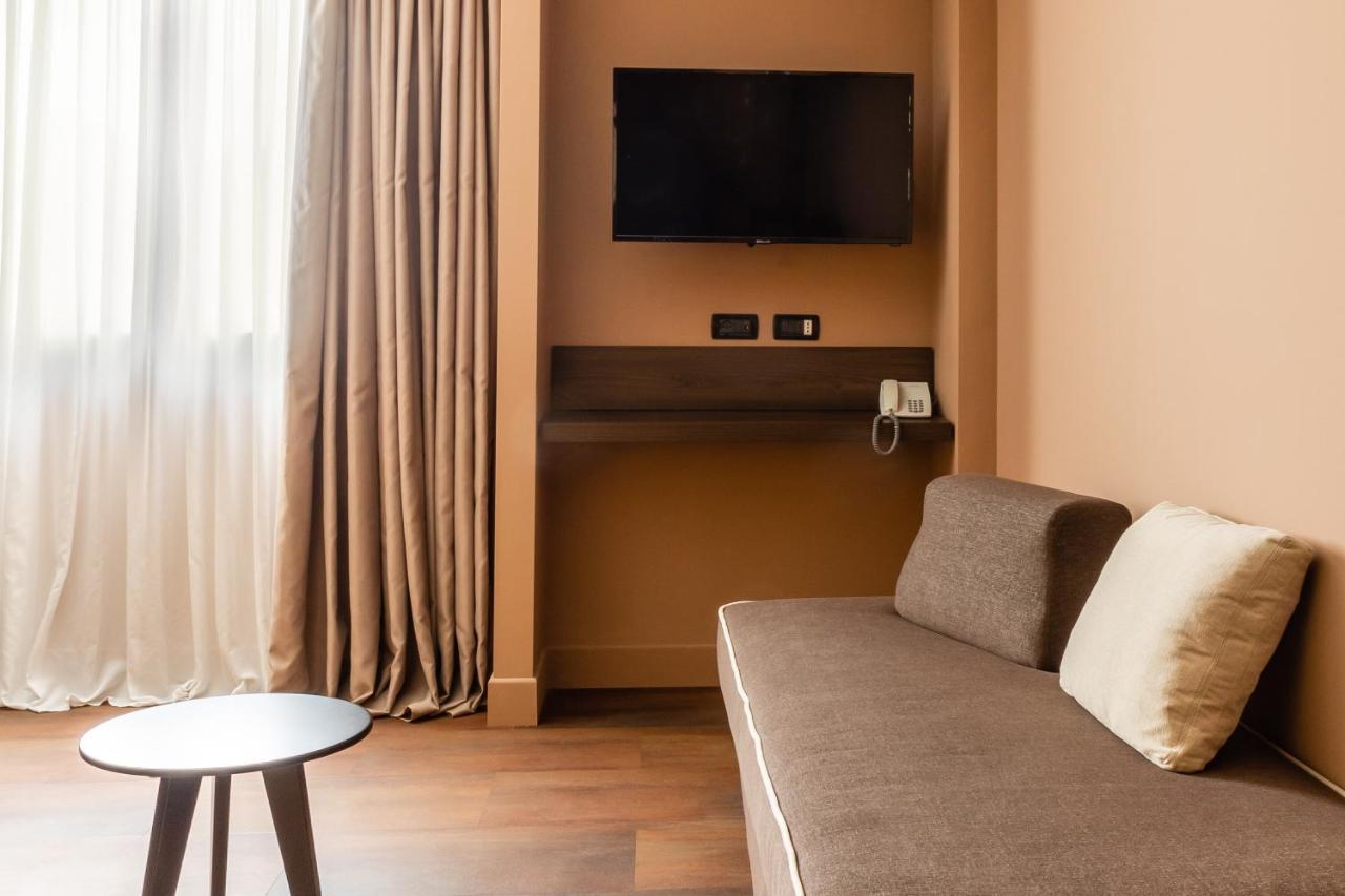 Anusca Palace Hotel Castel San Pietro Terme Bagian luar foto