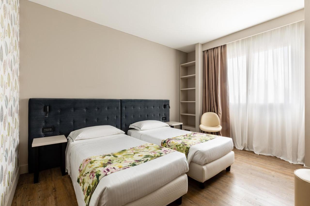 Anusca Palace Hotel Castel San Pietro Terme Bagian luar foto