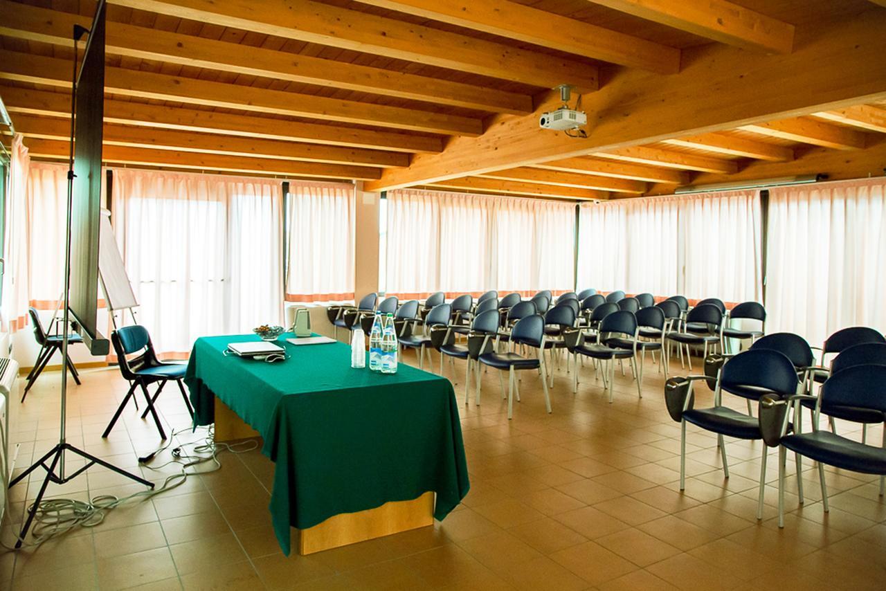 Anusca Palace Hotel Castel San Pietro Terme Bagian luar foto